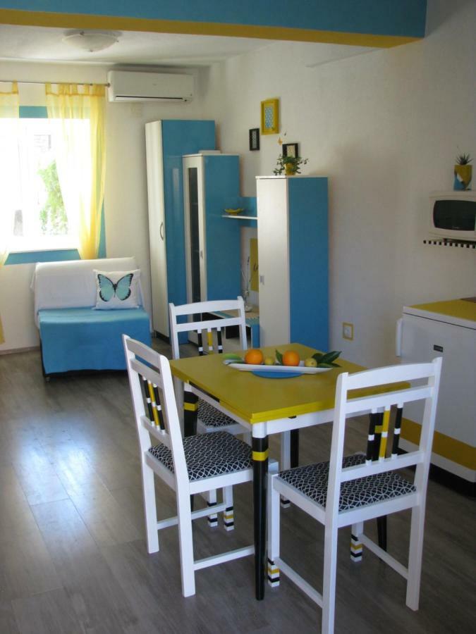 Apartments And Room Lemon Vis Cameră foto